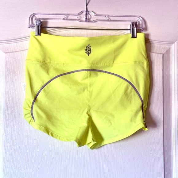 NWT Free People Movement Diamondback Running Shorts Sour Citrus Yellow Medium - Picture 2 of 3